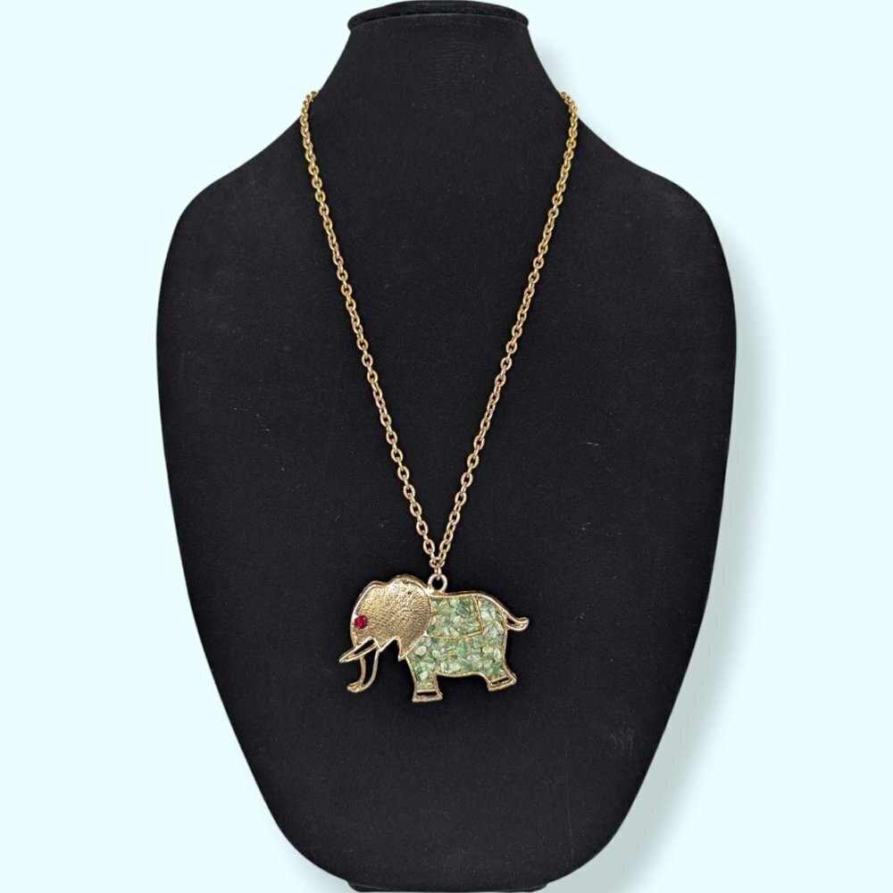 Vintage Green Aventurine Chip Elephant Necklace